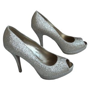Fioni‎ Night Gold Glitter Evening Peep Toe Heels Size 7.5